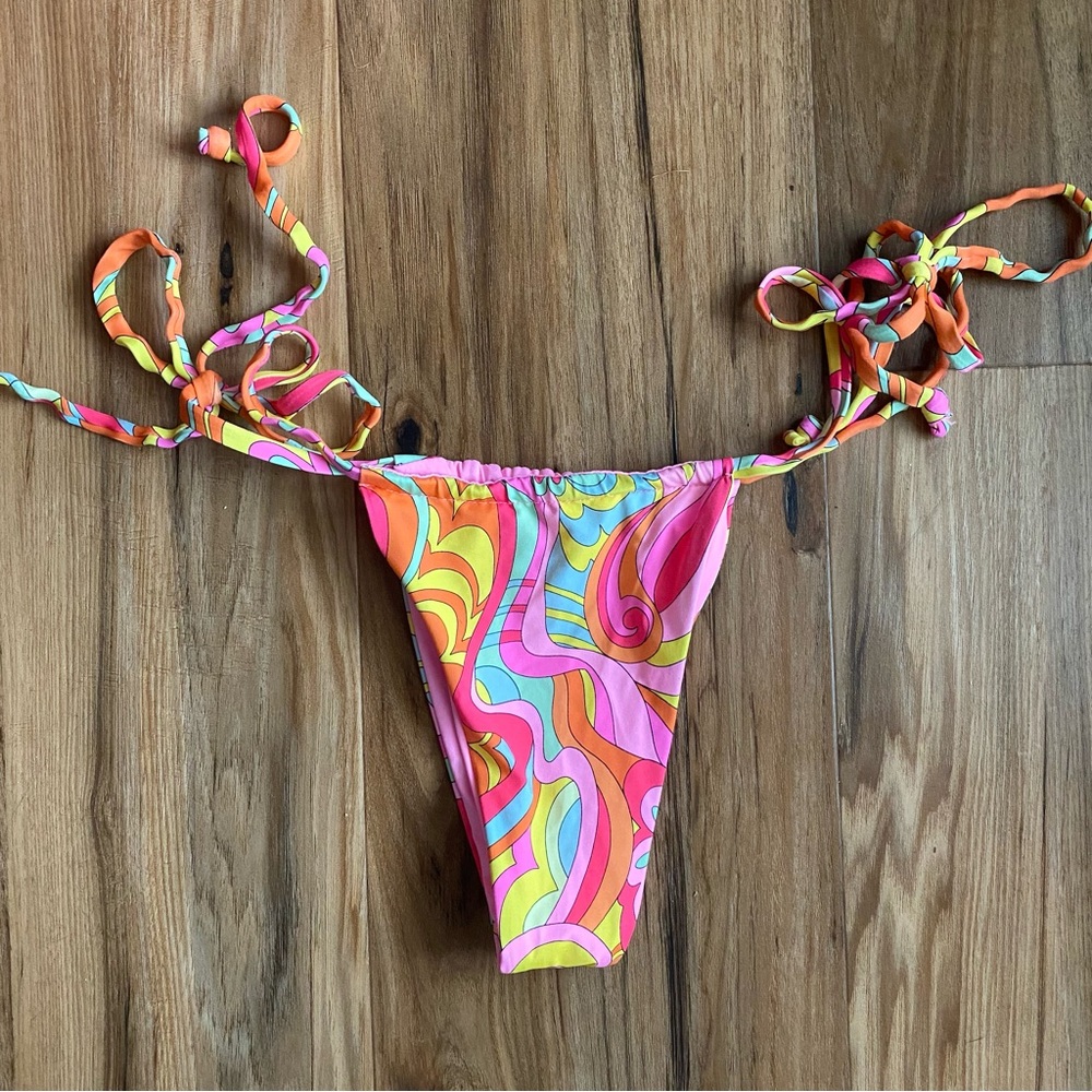 Frankie’s Bikinis Bottoms